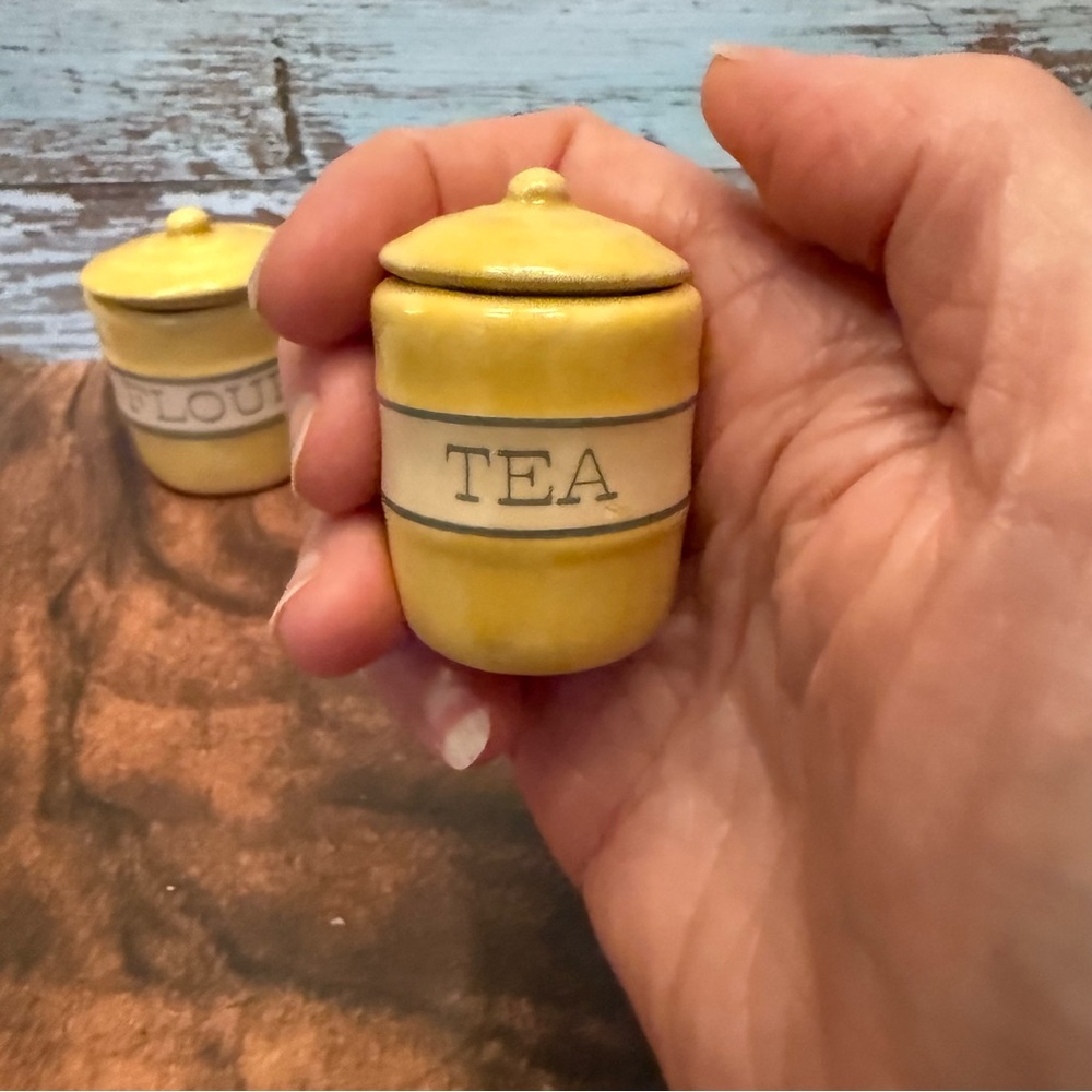 THT 1994 Tender Heart Treasure Miniature Yellow Canisters Pottery Yellow - Picture 10 of 10